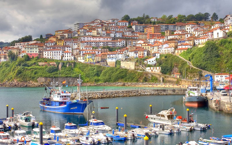 Lastres, desde su bello puerto