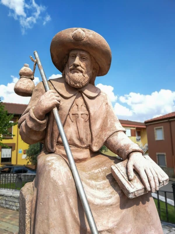 Una de las formas de Santiago Apóstol es la del peregrino