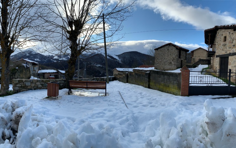Pueblo de San Mamés en invierno