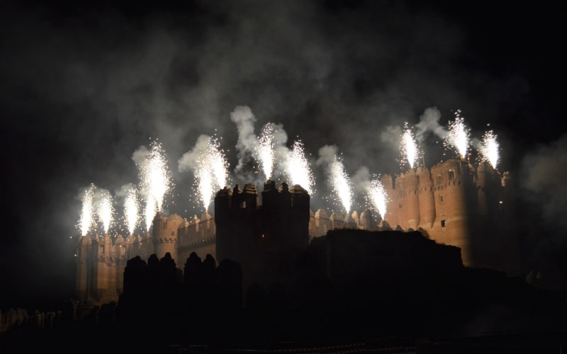 Fuegos artificiales en el castillo de Coca