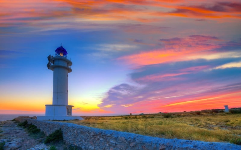 Atardecer en el faro de Barbaria