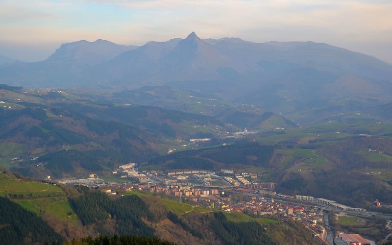 Ordizia y montaña de Txindoki, Guipúzcoa
