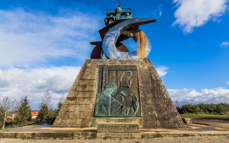 Monumento en el Monte do Gozo