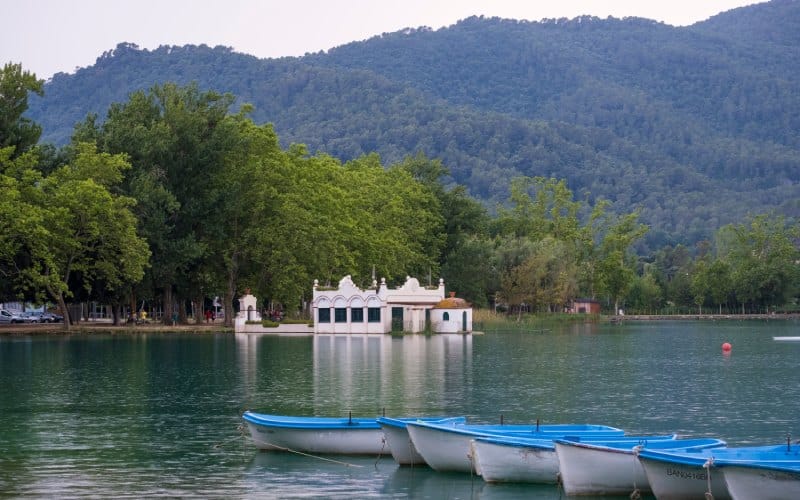 Otras impresionantes vistas aéreas del Lago de Banyoles, en Girona