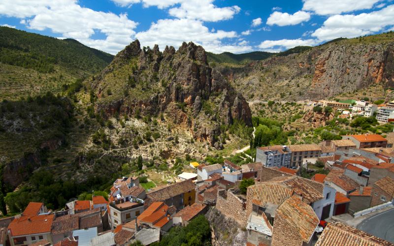 Los Picarzos, Aýna y Santa María de lo Alto