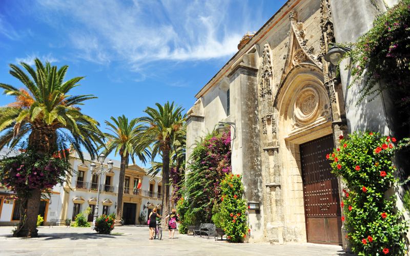 Puerta de la catedral de Chipiona