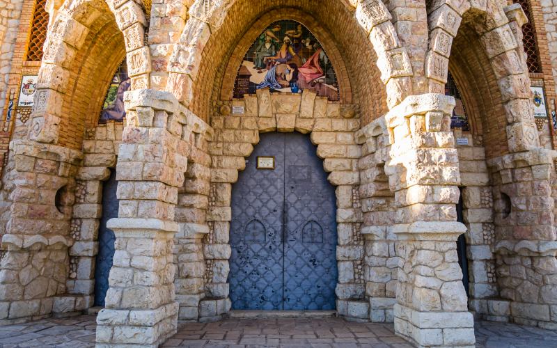 Una de las entradas al Santuario de Santa María Magdalena