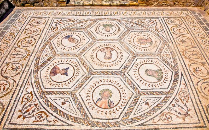 Mosaico de la llamada Casa del Planetario Itálica