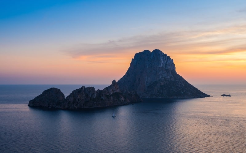 Atardecer sobre la isla de Es Vedrà