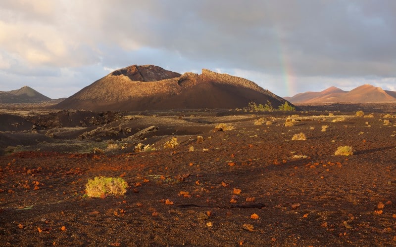 Así de impresionante es el entorno del Parque Nacional de Timanfaya.
