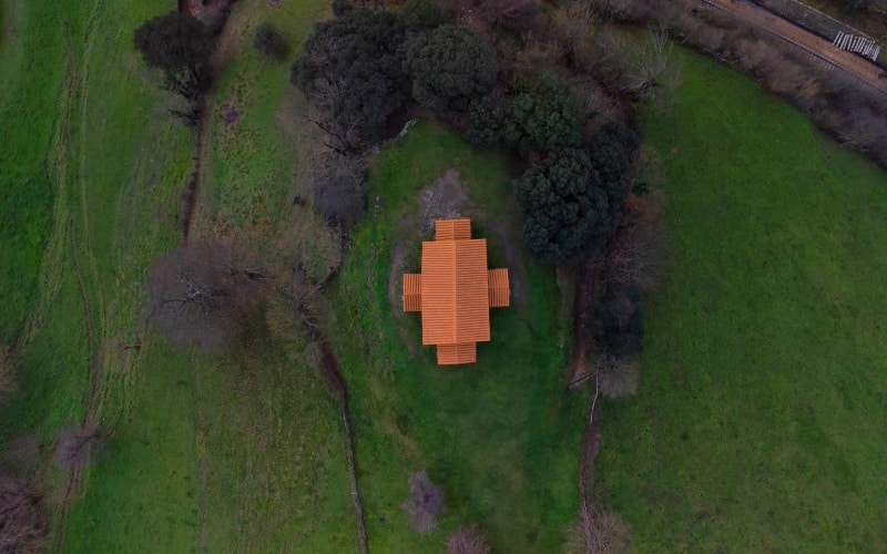 Desde la vista aérea se puede observar a la perfección la planta en forma de cruz griega