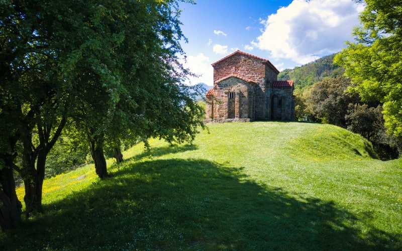 Santa Cristina de Lena ofrece un paisaje inmejorable para realizar turismo rural