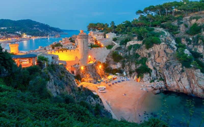 Cala Codolar en Tossa de Mar al atardecer