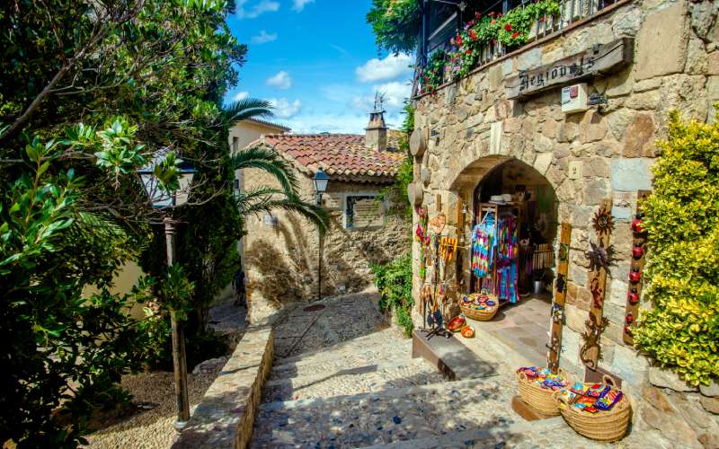 Tienda de recuerdos en la Vila Vella de Tossa de Mar