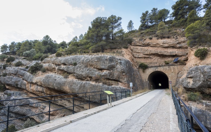 Recorrer la vía verde es una magnífica forma de conocer esta zona de Catalunya