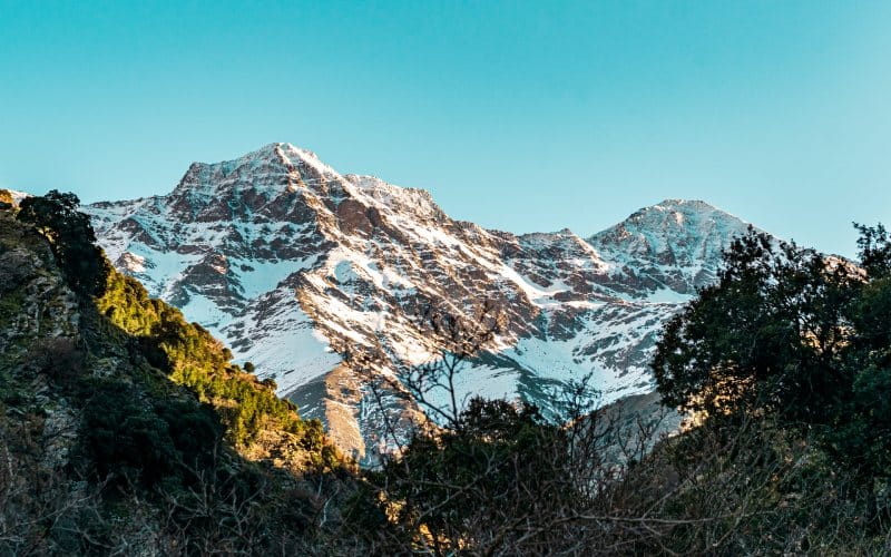Los picos Mulhacén y Alcazaba siempre atentos a los excursionistas de la Vereda de la Estrella