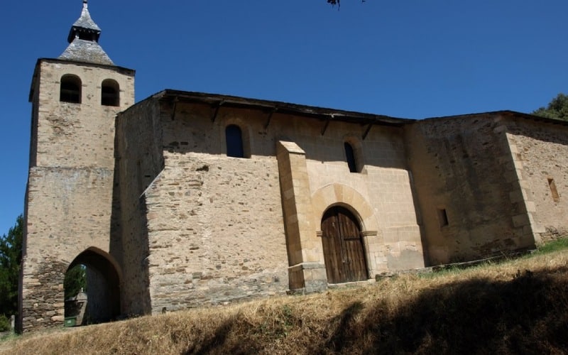 Iglesia de San Martín, Lombillo y Salas de los Barrios