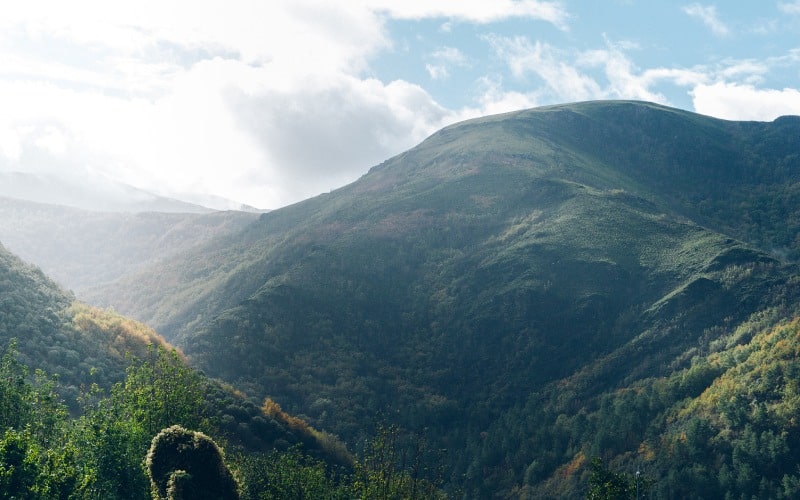 En torno a Froxa, la sierra de O Courel impresiona con sus paisajes