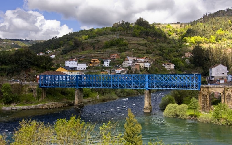 Os Peares, donde se juntan el Miño y el Sil, también Lugo y Ourense