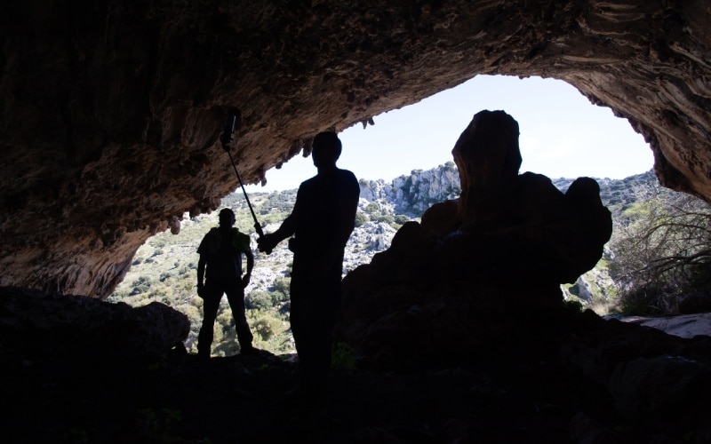 Visitantes de la Cueva de los Murciélagos.