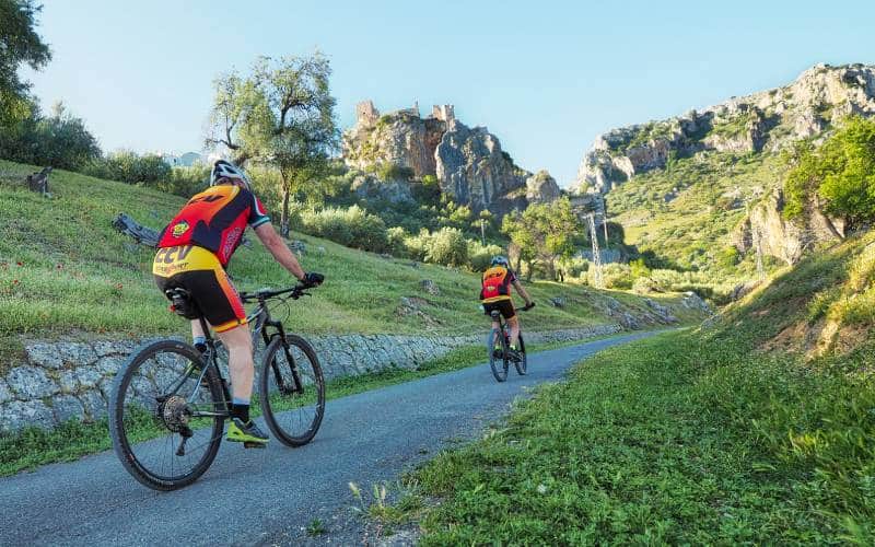 Cicloturismo en la vía verde del Aceite