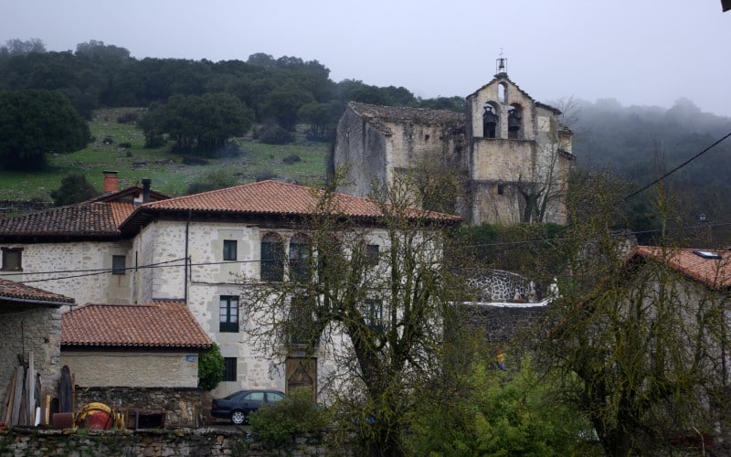 Cárcamo y su iglesia parroquial de la Asunción