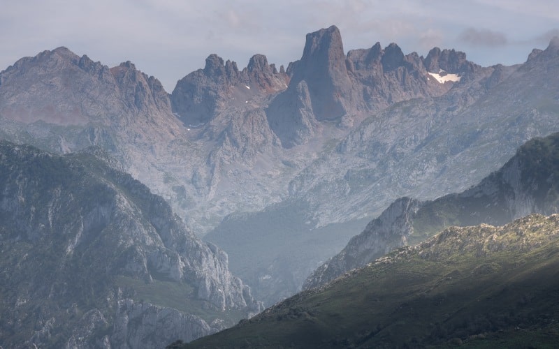 El Naranjo de Bulnes desde le Mirador de Pedro Udaondo