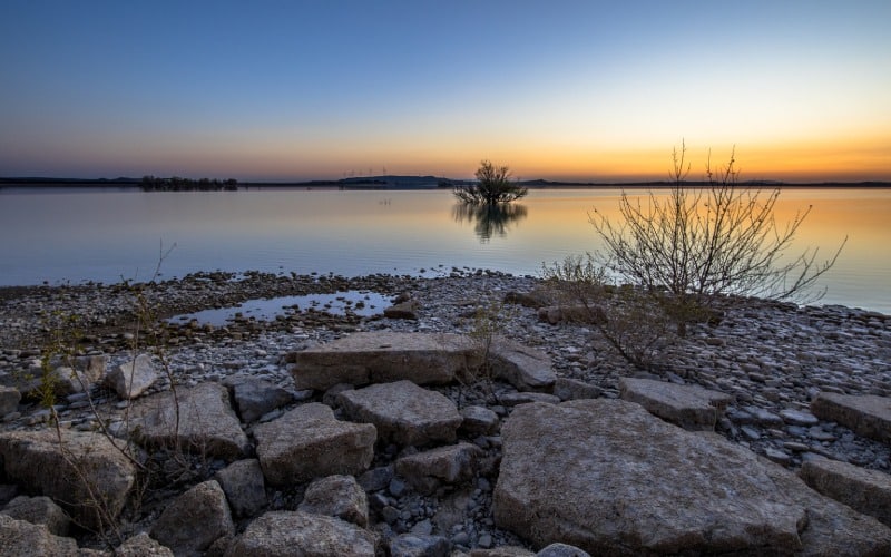 Embalse de La Sotonera al atardecer