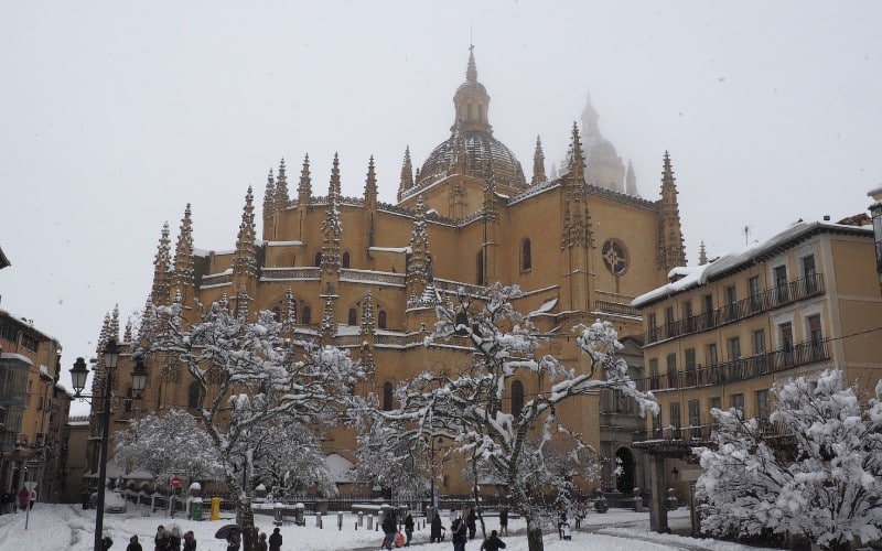 La Dama de las Catedrales cuando cae la nieve