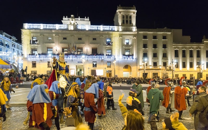 Desde legionarios romanos hasta otras figuras bíblicas acompañan a los Reyes Magos