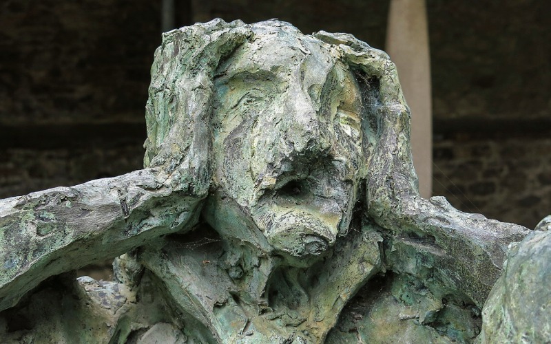 Plañideras, obra de Pepe Antonio Márquez