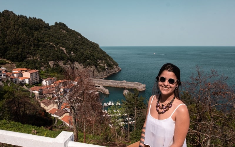 Andrea Bergareche en la costa vasca