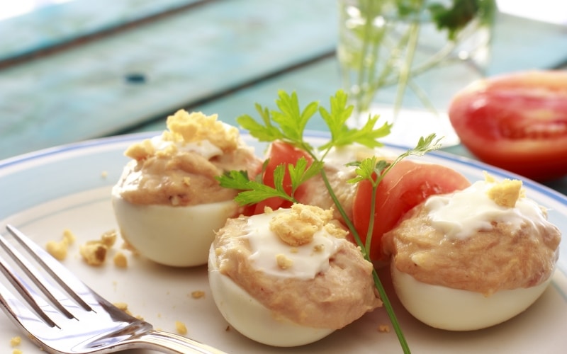 Huevos rellenos