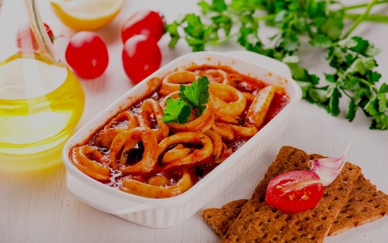Calamares en salsa de tomate