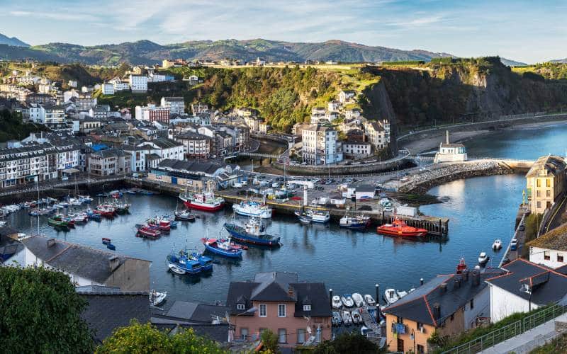 Puerto y villa de Luarca