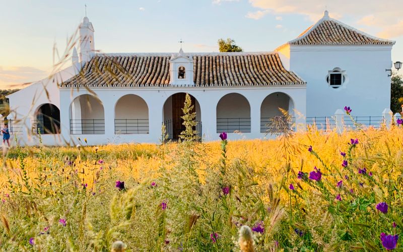 Exterior de la Ermita de Escardiel