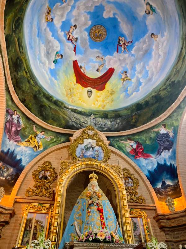 Interior de la Ermita de Escardiel