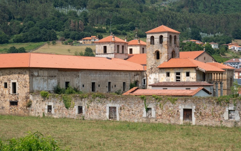 Monasterio de San Salvador en Cornellana