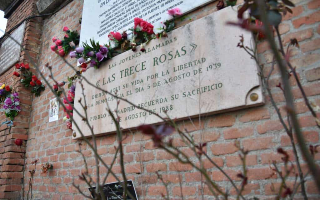 Memorial de las 13 rosas