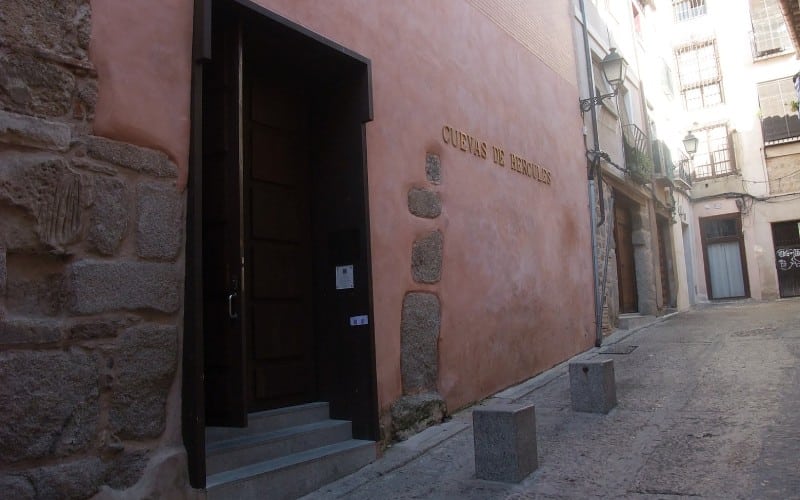 Entrada cuevas Hércules de Toledo
