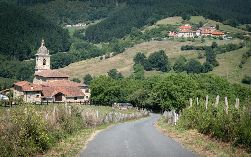 Pueblos y caseríos en el valle