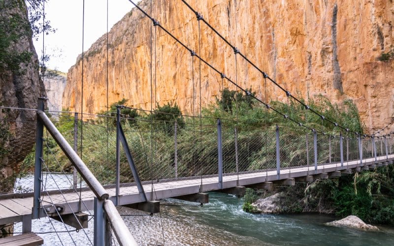 Puente sobre el río Turia