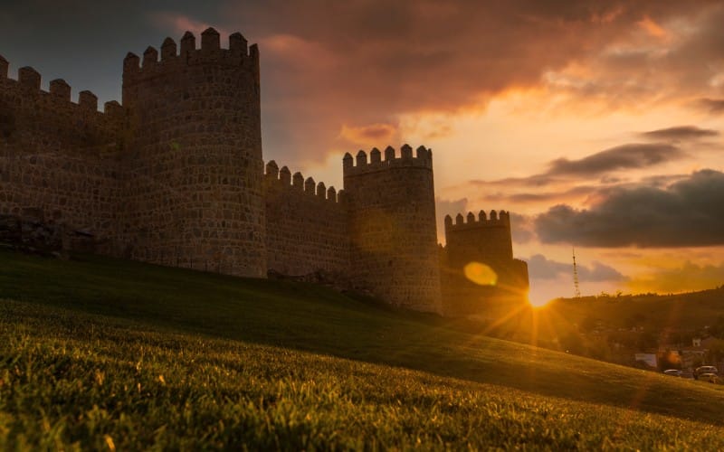 Atardecer en la muralla de Ávila