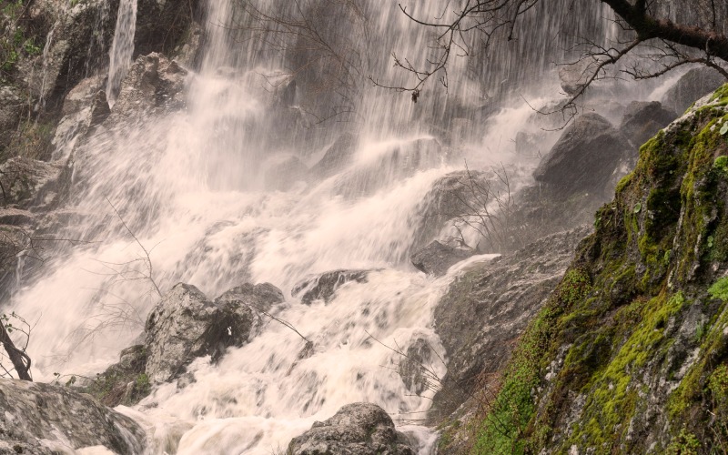 Cascada de Abelón, de cerca