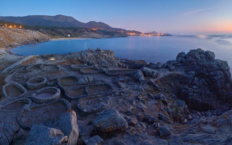 Castro de Baroña al anochecer