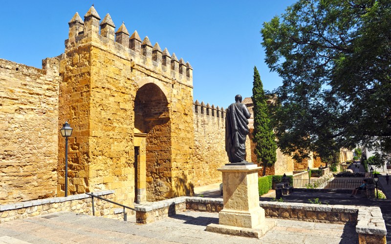 Los habitantes del arrabal de Saqunda se dirigieron a la muralla