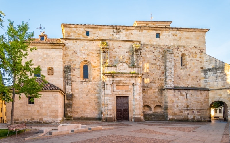 Iglesia de San Pedro y San Ildefonso