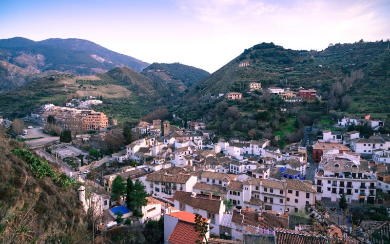 Monachil, uno de los pueblos más conocidos de Sierra Nevada