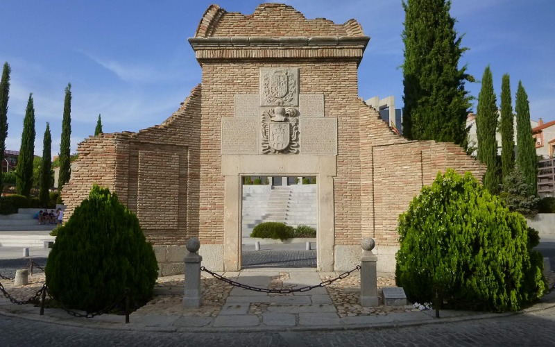 Portada de la casa de la cadena