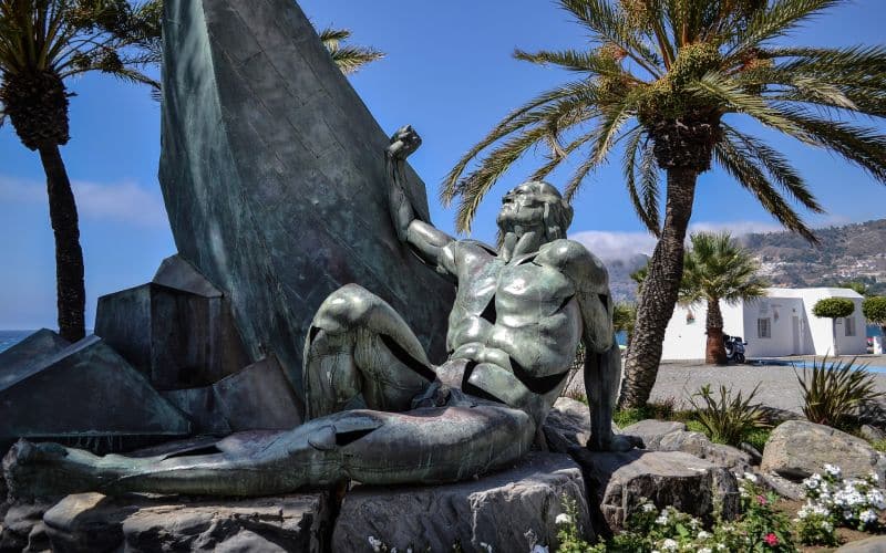 Monumento naufragio La Herradura